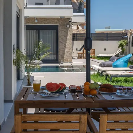 Elegant And Stylish With Pool * Goúrnes
